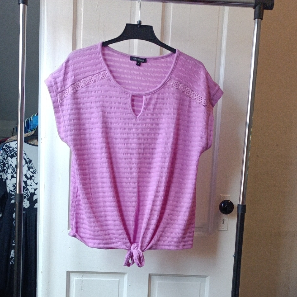 Elegant Purple Women's Short Sleeve Top with Lace Accents